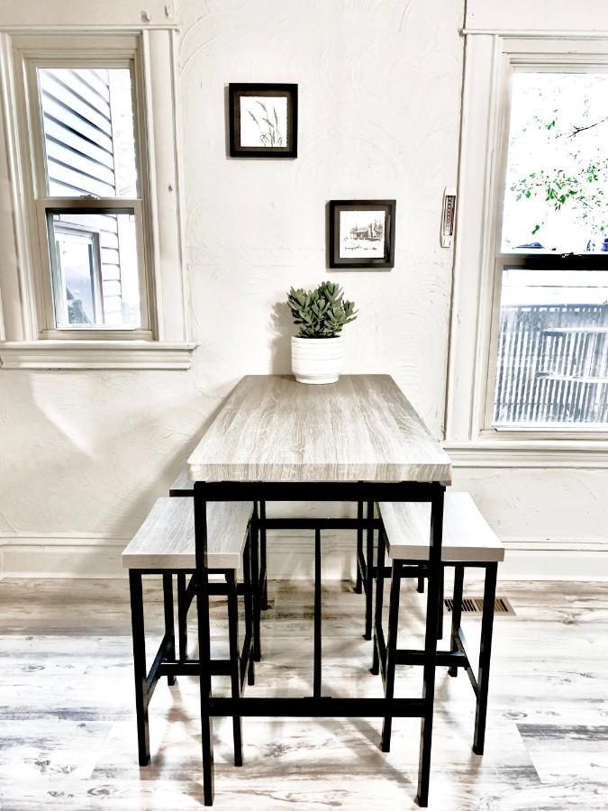 Newly Renovated Cozy Home Minutes From Broadmoor And Downtownコロラドスプリングス エクステリア 写真